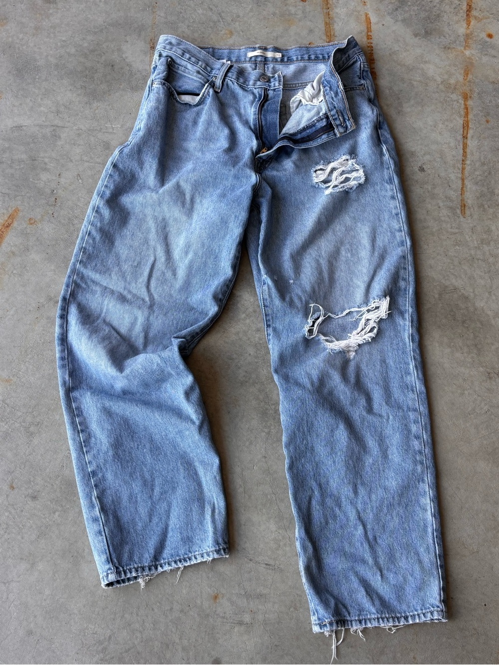 Woman’s Levi’s ‘94 Baggy Distressed Light Wash Jeans Size 31 Y2K Skater Wide Leg